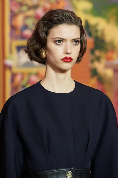 Look 18